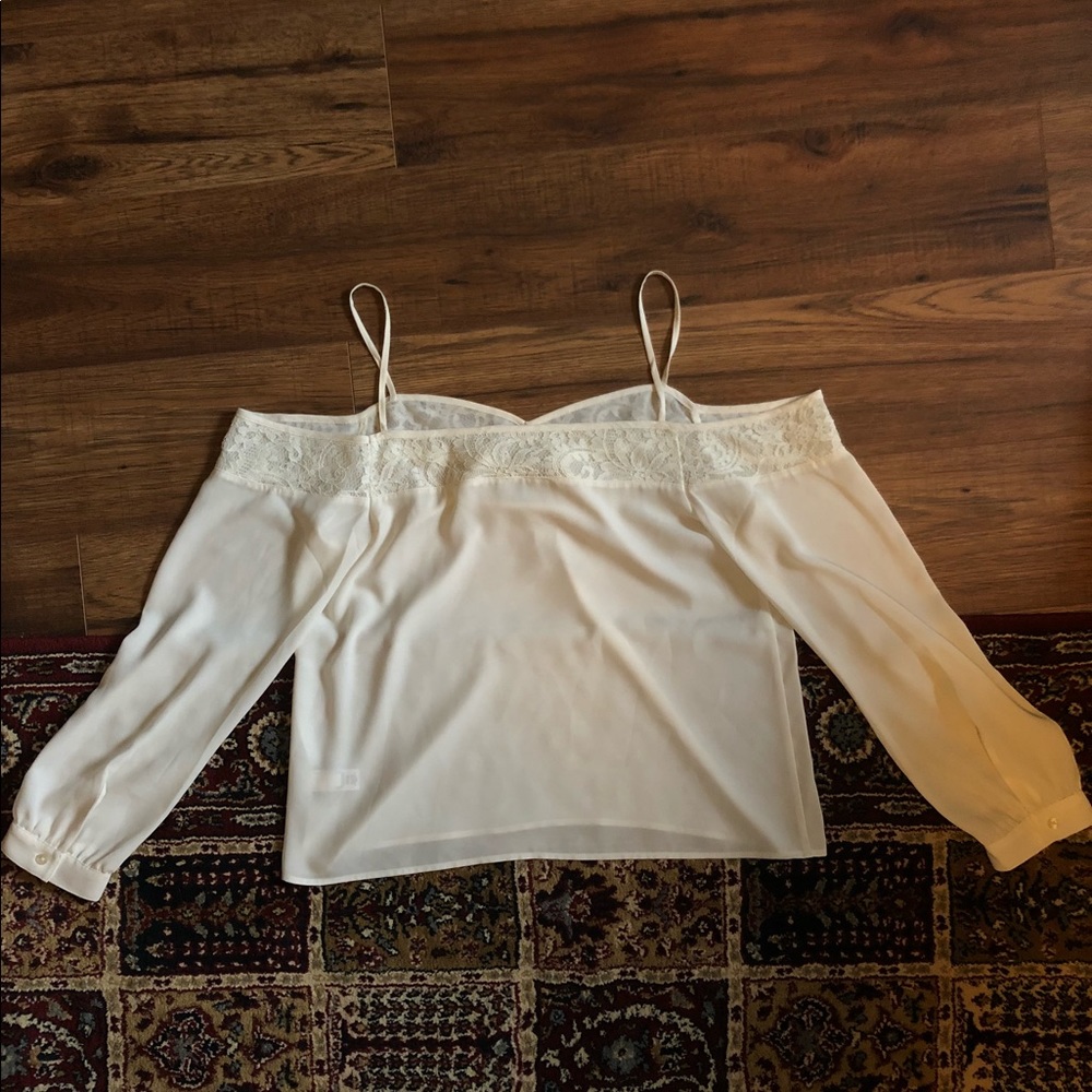 Express|| Off Shoulder Long Sleeve Blouse - Picture 3 of 4